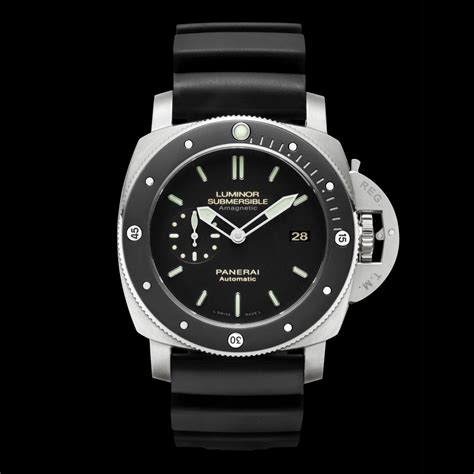 panerai luminor submersible amagnetic pam 389|panerai luminor submersible.